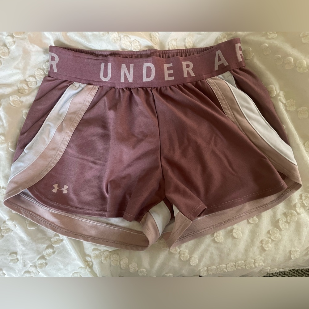 Under Armour Mauve and White Loose Shorts